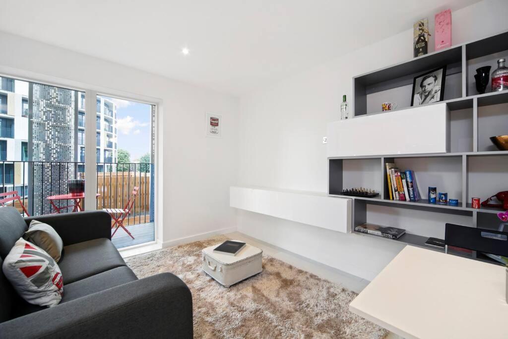 Cool Dalston Studio With Balcony And Gym Apartment ลอนดอน ภายนอก รูปภาพ