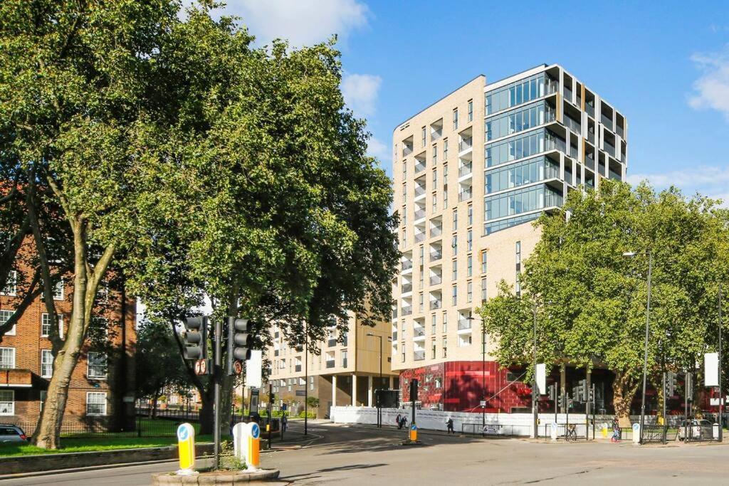 Cool Dalston Studio With Balcony And Gym Apartment ลอนดอน ภายนอก รูปภาพ