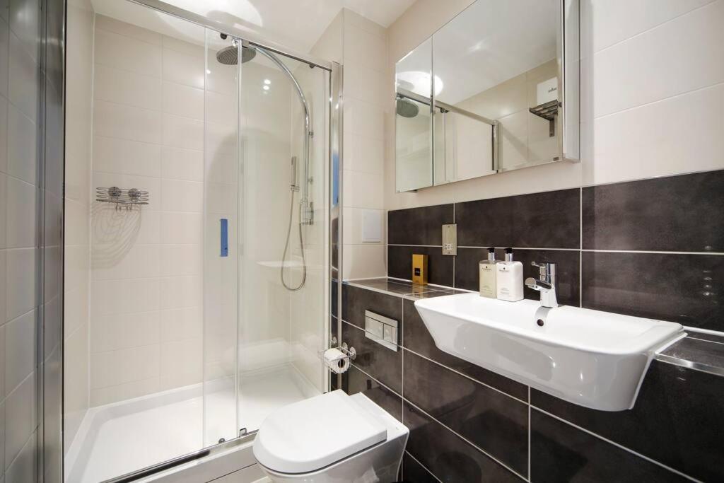 Cool Dalston Studio With Balcony And Gym Apartment ลอนดอน ภายนอก รูปภาพ